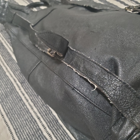 Vintage Leather Backpack, Black - Picture 4 of 7